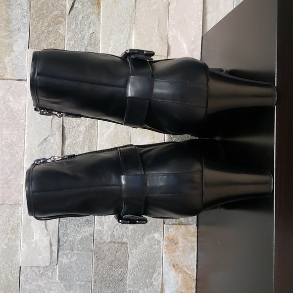 Clarks Study Grade Women's Bootie - Picture 7 of 8